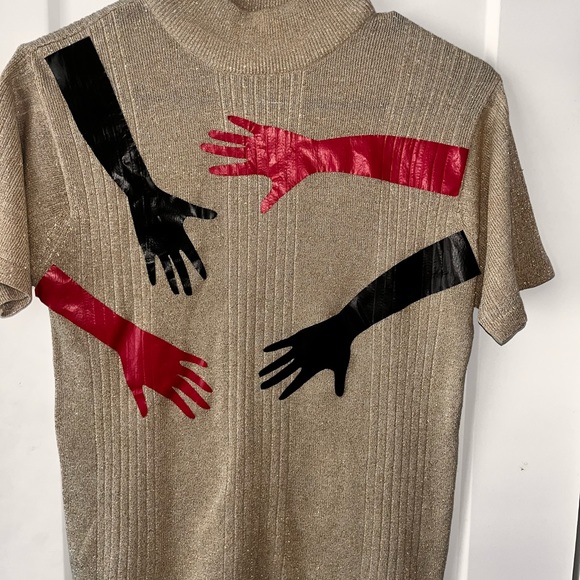 Golden shimmery top with Yonce inspired design - Picture 12 of 13